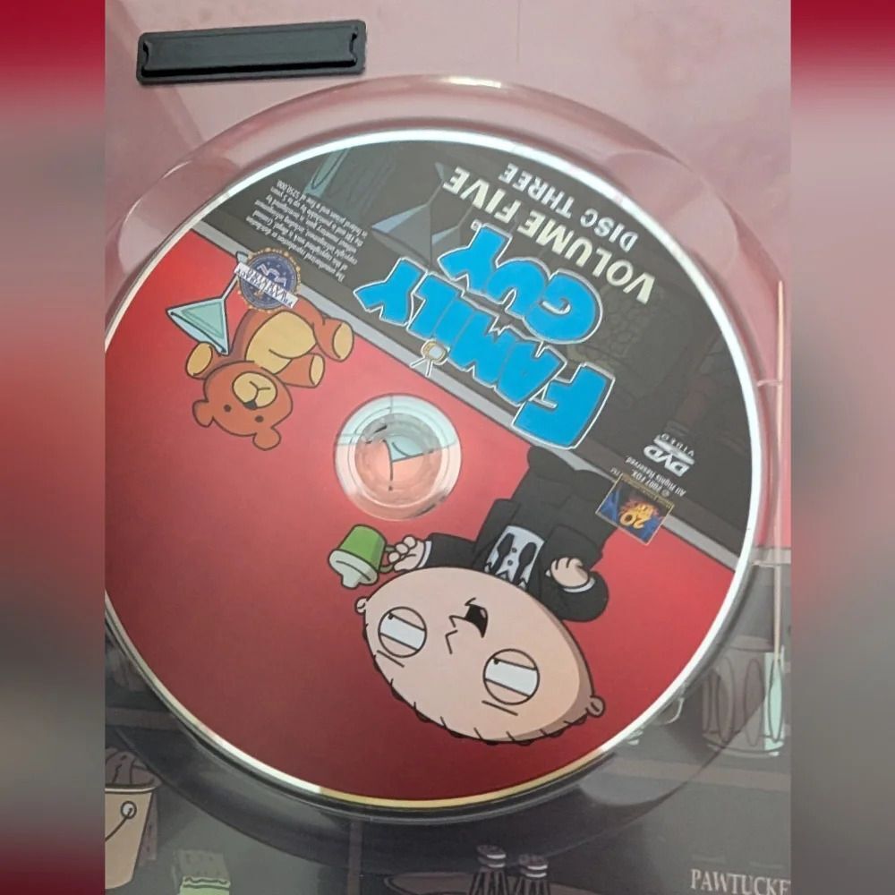 Family Guy Volume Five (EUC) - Picture 5 of 8